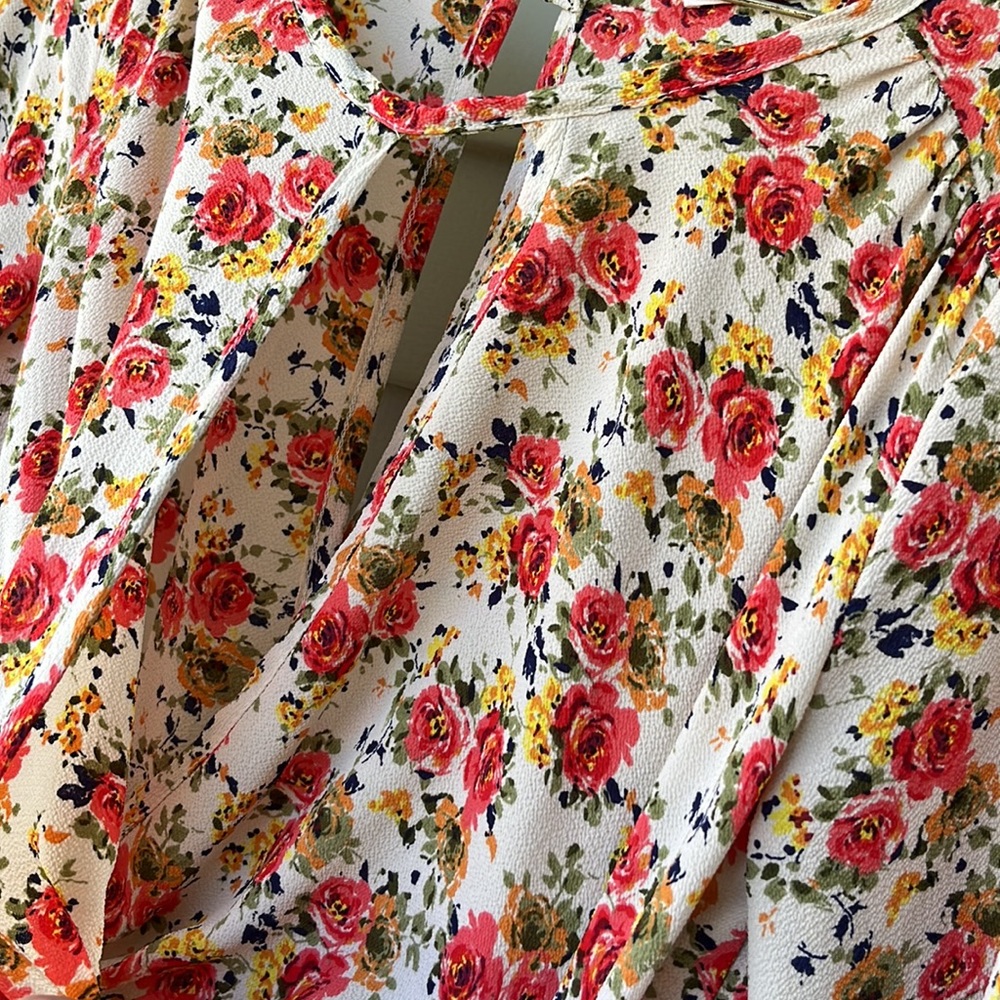 BNWOT LE LIS fun floral dress - Picture 4 of 16